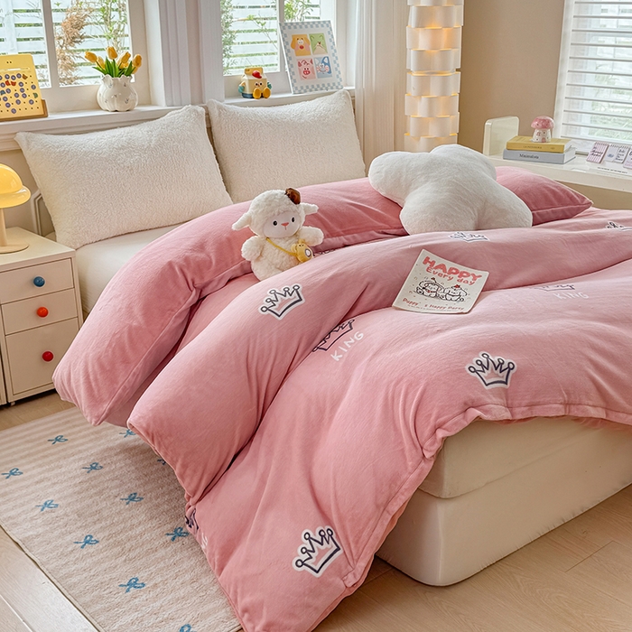 91家纺网 家纺一手货源 找家纺 （总）金盛纺 2025新款高克重牛奶绒印花系列单被套(可定制)