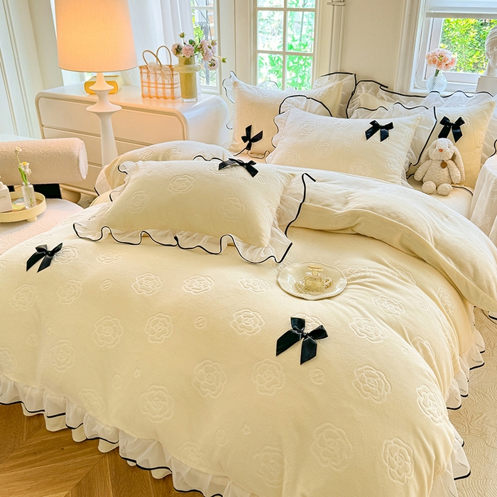 91家纺网 家纺一手货源 找家纺 逸尚阁 2025新款雕花牛奶绒绒梦恋四件套 绒梦恋-可可黄