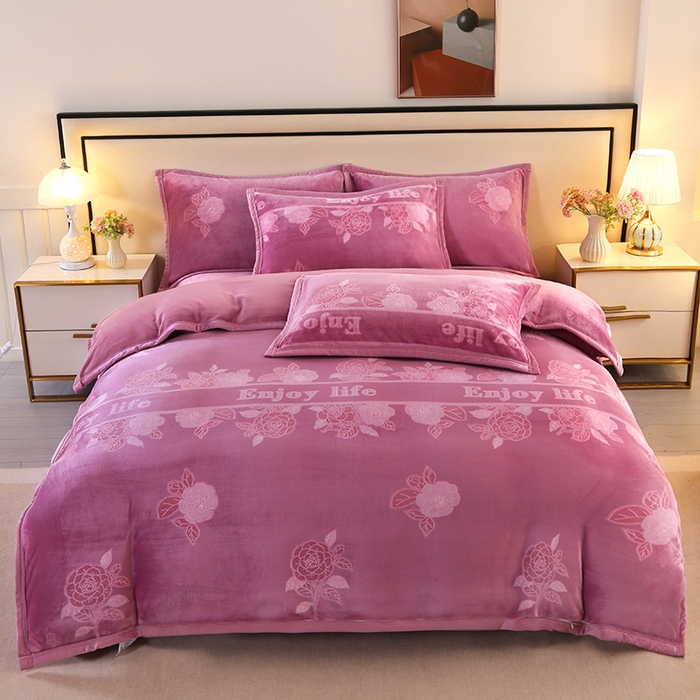 91家纺网 家纺一手货源 找家纺 小叮当家纺仓储工厂店 2025新款高克重8.5斤牛奶绒烂花绒雕花绒四件套 雕花-玫瑰-紫色