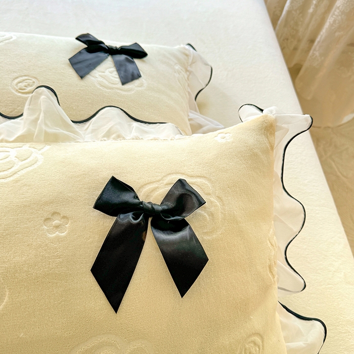 91家纺网 家纺一手货源 找家纺 逸尚阁 2025新款雕花牛奶绒绒梦恋四件套 绒梦恋-可可黄