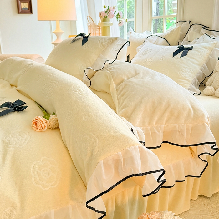 91家纺网 家纺一手货源 找家纺 逸尚阁 2025新款雕花牛奶绒绒梦恋四件套 绒梦恋-可可黄