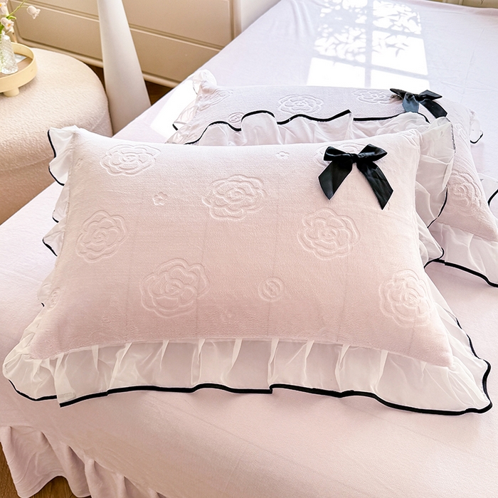 91家纺网 家纺一手货源 找家纺 逸尚阁 2025新款雕花牛奶绒绒梦恋四件套 绒梦恋-梦幻紫