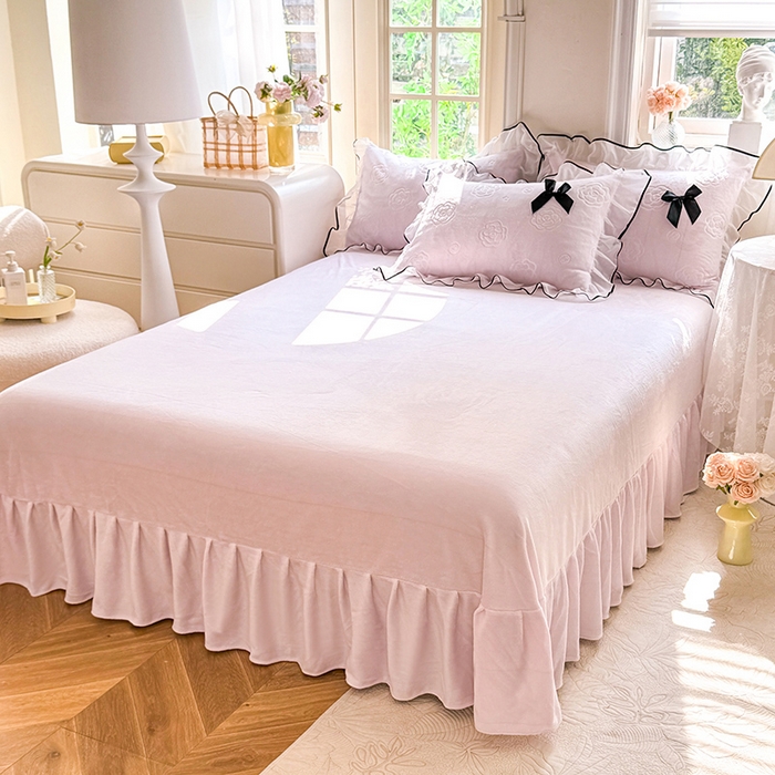 91家纺网 家纺一手货源 找家纺 逸尚阁 2025新款雕花牛奶绒绒梦恋四件套 绒梦恋-梦幻紫