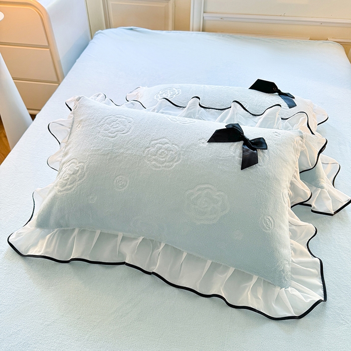 91家纺网 家纺一手货源 找家纺 逸尚阁 2025新款雕花牛奶绒绒梦恋四件套 绒梦恋-奶蓝色