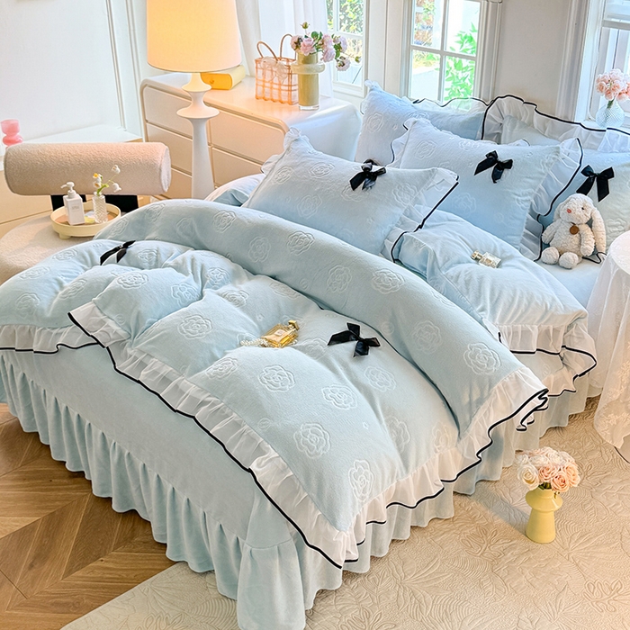 91家纺网 家纺一手货源 找家纺 逸尚阁 2025新款雕花牛奶绒绒梦恋四件套 绒梦恋-奶蓝色