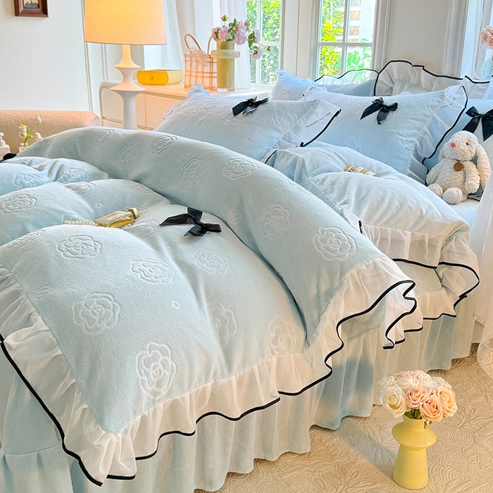 91家纺网 家纺一手货源 找家纺 逸尚阁 2025新款雕花牛奶绒绒梦恋四件套 绒梦恋-奶蓝色