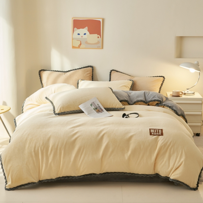 91家纺网 家纺一手货源 找家纺 晨曦家纺 2025新款加厚高克重230克日系简约小包边牛奶绒单被套 简约-奶黄