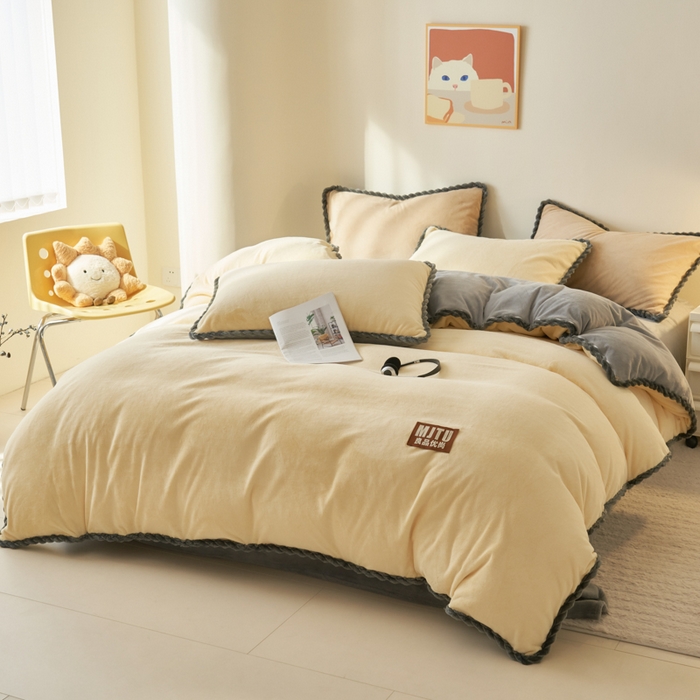 91家纺网 家纺一手货源 找家纺 晨曦家纺 2025新款加厚高克重230克日系简约小包边牛奶绒单被套 简约-奶黄