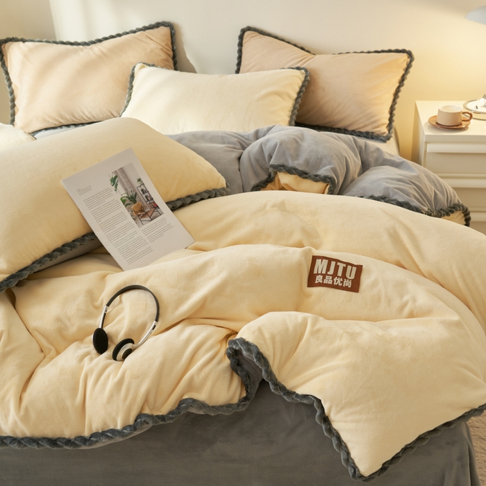 91家纺网 家纺一手货源 找家纺 晨曦家纺 2025新款加厚高克重230克日系简约小包边牛奶绒单被套 简约-奶黄