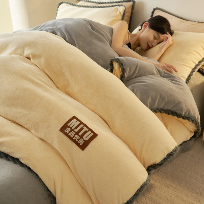 91家纺网 家纺一手货源 找家纺 晨曦家纺 2025新款加厚高克重230克日系简约小包边牛奶绒单被套 简约-奶黄