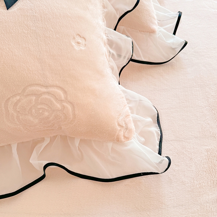 91家纺网 家纺一手货源 找家纺 逸尚阁 2025新款雕花牛奶绒绒梦恋四件套 绒梦恋-奶昔粉