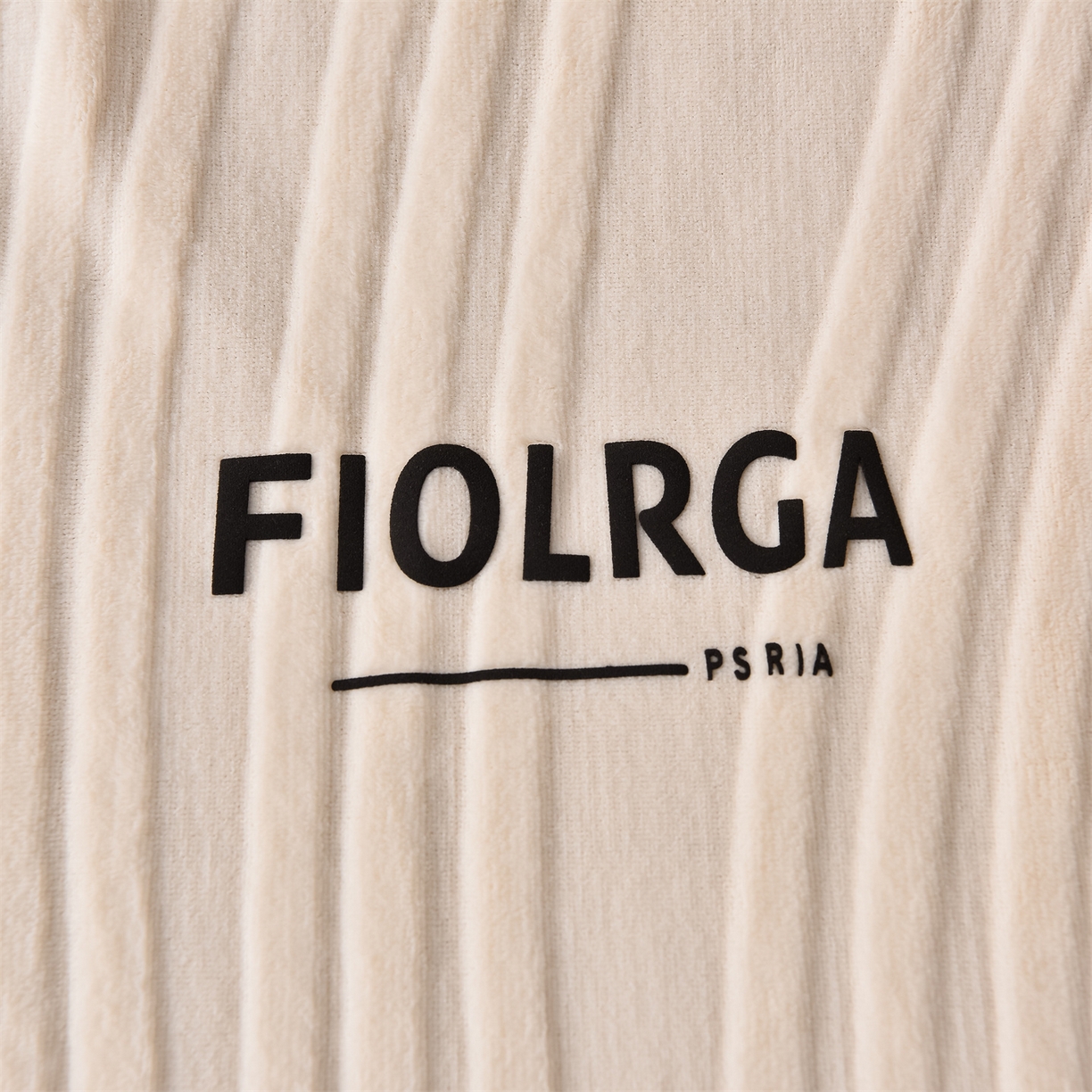 91家纺网 家纺一手货源 找家纺 金鹰 2025新款剪花复合加厚牛奶绒床笠席梦思保护套床垫套 曲线-奶白