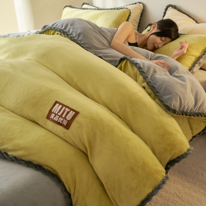 91家纺网 家纺一手货源 找家纺 晨曦家纺 2025新款加厚高克重230克日系简约小包边牛奶绒单被套 简约-苹果绿灰