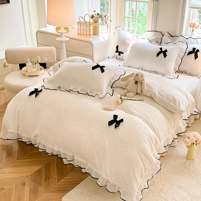 91家纺网 家纺一手货源 找家纺 逸尚阁 2025新款雕花牛奶绒绒梦恋四件套 绒梦恋-牛奶白