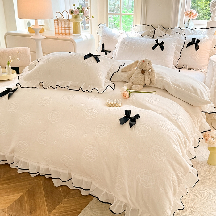 91家纺网 家纺一手货源 找家纺 逸尚阁 2025新款雕花牛奶绒绒梦恋四件套 绒梦恋-牛奶白
