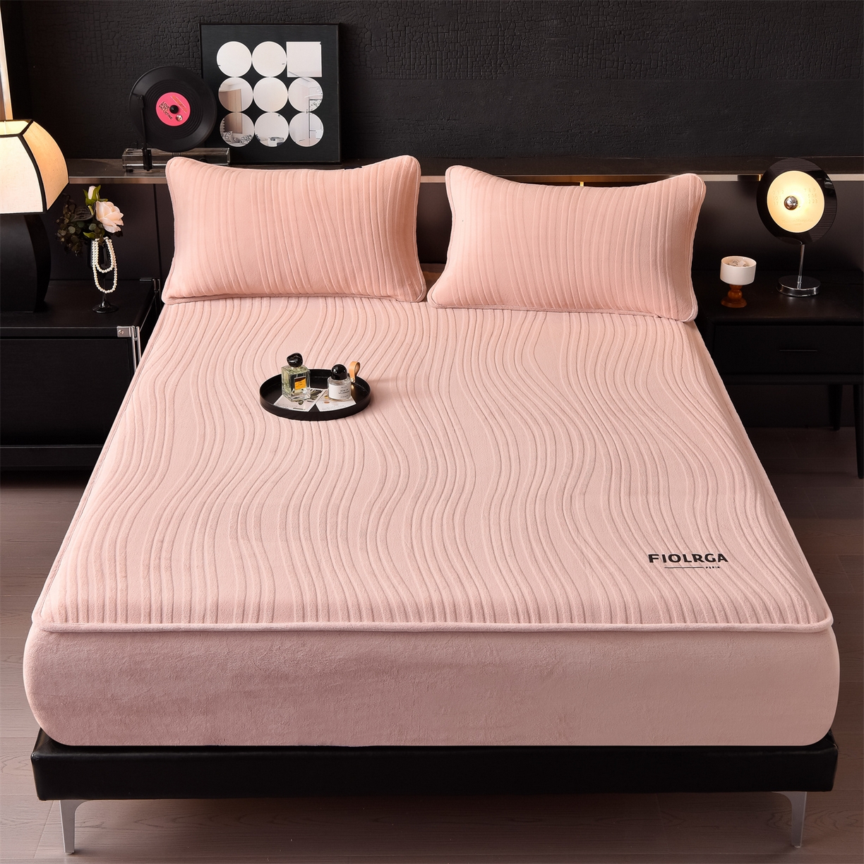 91家纺网 家纺一手货源 找家纺 金鹰 2025新款剪花复合加厚牛奶绒床笠席梦思保护套床垫套 曲线-粉色