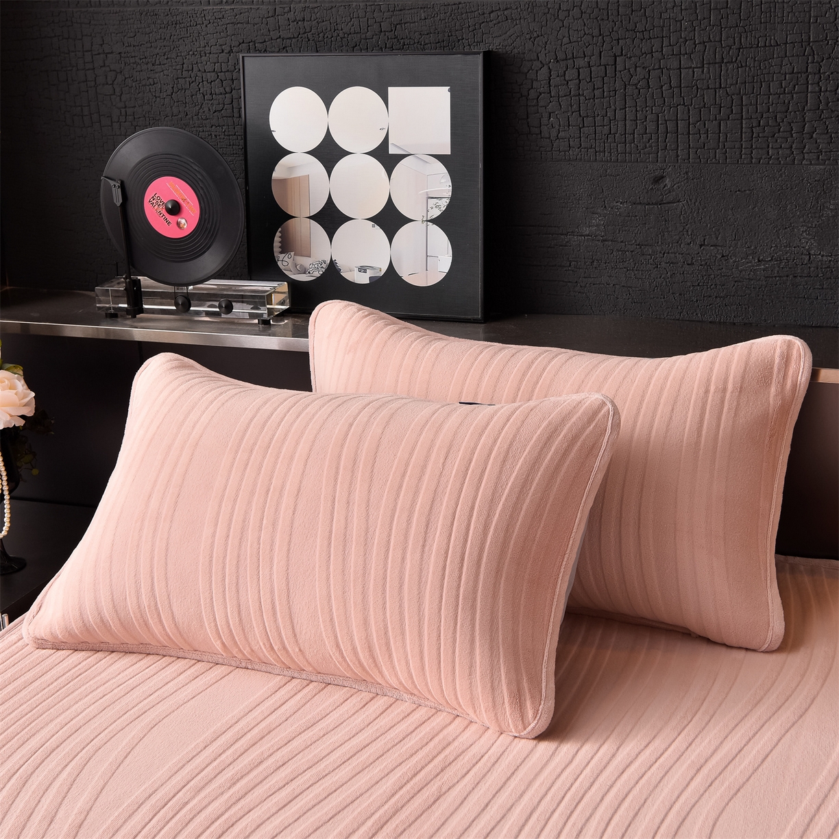 91家纺网 家纺一手货源 找家纺 金鹰 2025新款剪花复合加厚牛奶绒床笠席梦思保护套床垫套 曲线-粉色