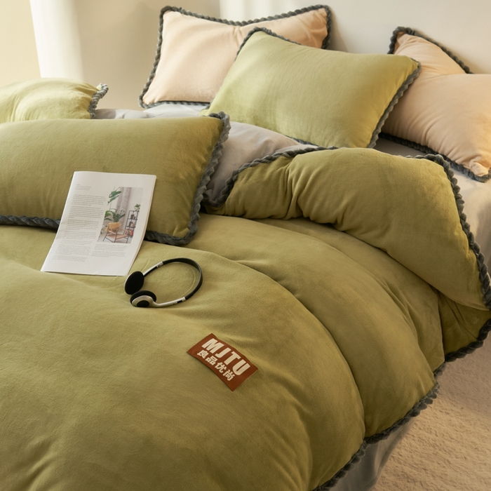 91家纺网 家纺一手货源 找家纺 晨曦家纺 2025新款加厚高克重230克日系简约小包边牛奶绒单被套 简约-浅绿浅灰