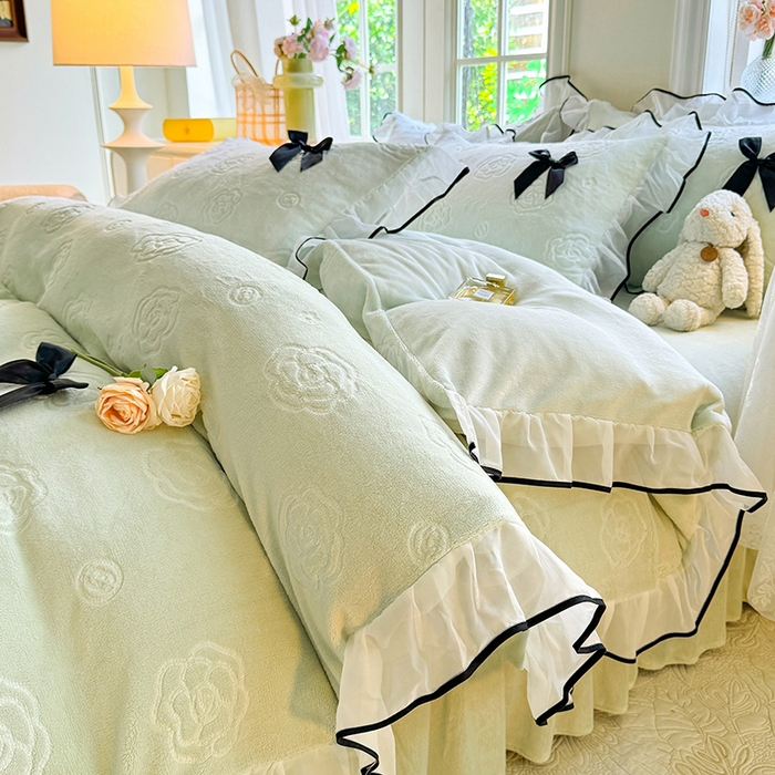 91家纺网 家纺一手货源 找家纺 逸尚阁 2025新款雕花牛奶绒绒梦恋四件套 绒梦恋-清新绿