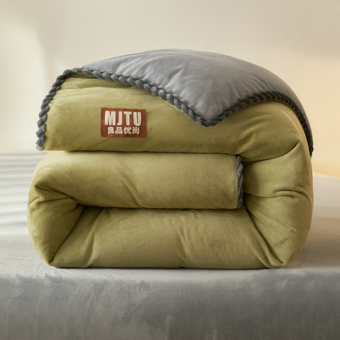 91家纺网 家纺一手货源 找家纺 晨曦家纺 2025新款加厚高克重230克日系简约小包边牛奶绒单被套 简约-浅绿浅灰