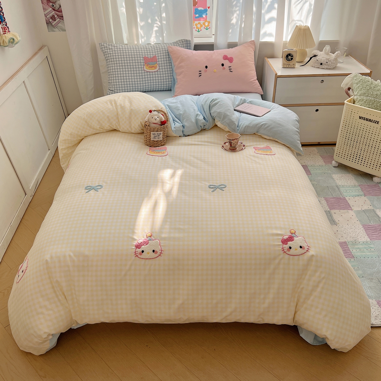 91家纺网 家纺一手货源 找家纺 顾里家纺 2025新款格子奶系蛋糕猫云朵棉毛巾绣套件 黄格蛋糕猫