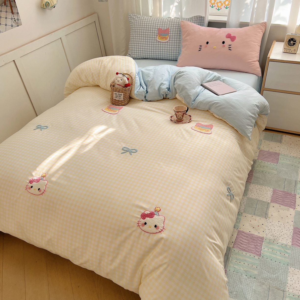 91家纺网 家纺一手货源 找家纺 顾里家纺 2025新款格子奶系蛋糕猫云朵棉毛巾绣套件 黄格蛋糕猫