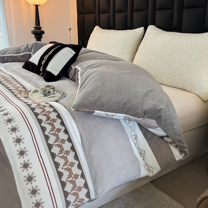 91家纺网 家纺一手货源 找家纺 金盛纺 2025新款高克重牛奶绒印花系列单被套(可定制) 流光