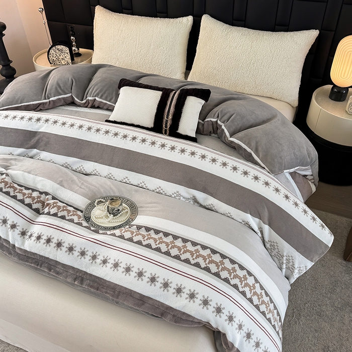 91家纺网 家纺一手货源 找家纺 金盛纺 2025新款高克重牛奶绒印花系列单被套(可定制) 流光