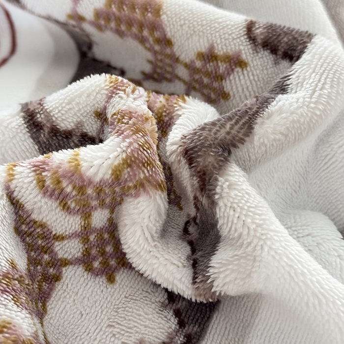 91家纺网 家纺一手货源 找家纺 金盛纺 2025新款高克重牛奶绒印花系列单被套(可定制) 流光