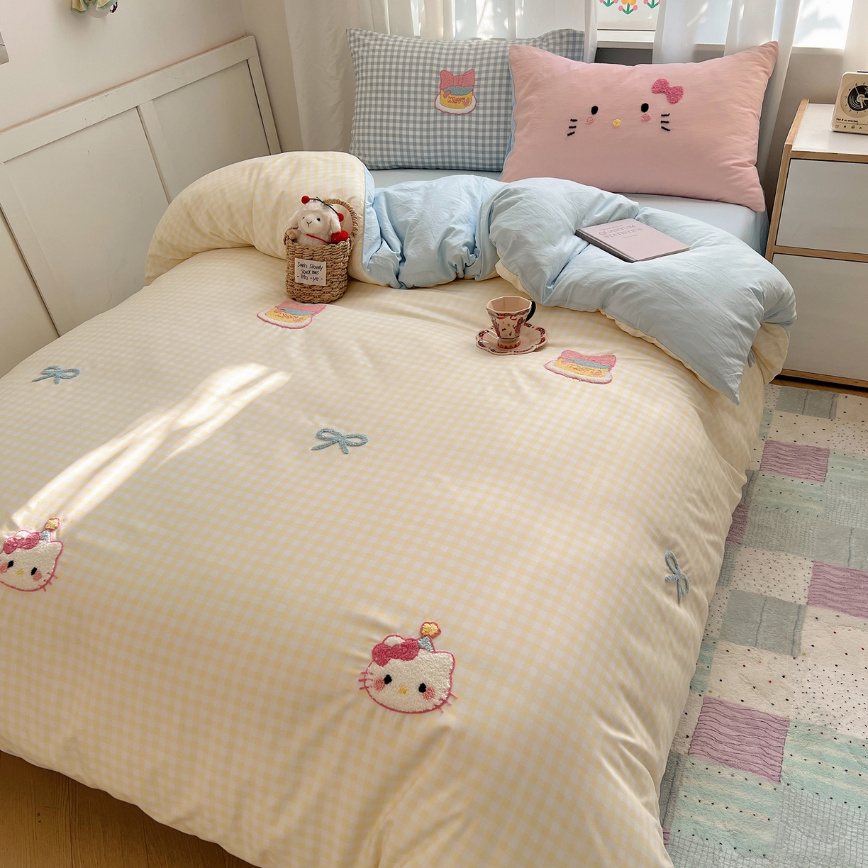 91家纺网 家纺一手货源 找家纺 顾里家纺 2025新款格子奶系蛋糕猫云朵棉毛巾绣套件 黄格蛋糕猫