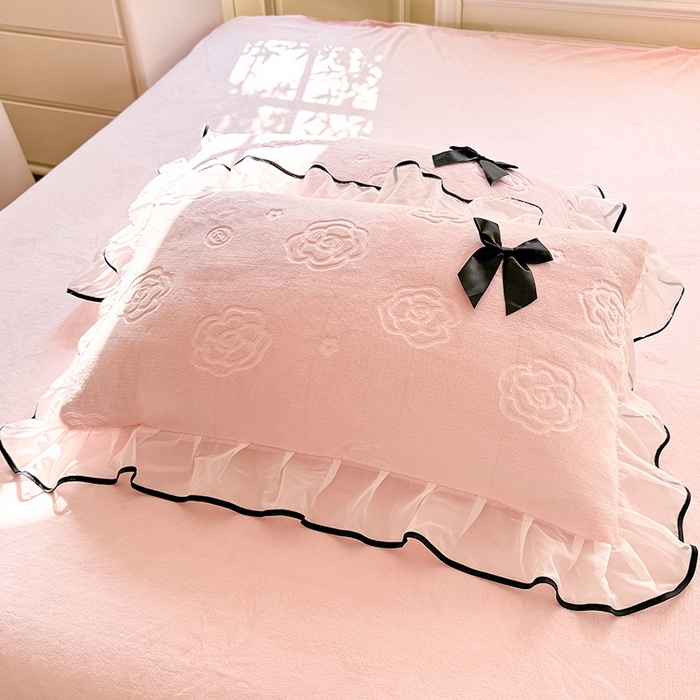 91家纺网 家纺一手货源 找家纺 逸尚阁 2025新款雕花牛奶绒绒梦恋四件套 绒梦恋-樱花粉