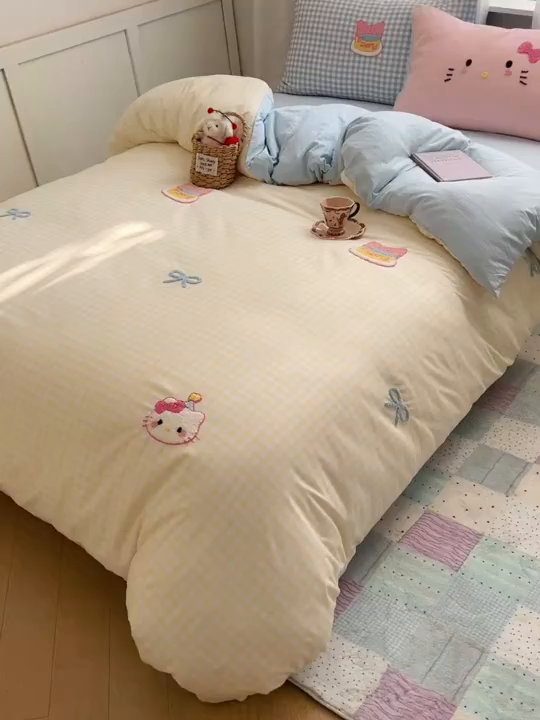 91家纺网 家纺一手货源 找家纺 顾里家纺 2025新款格子奶系蛋糕猫云朵棉毛巾绣套件 黄格蛋糕猫