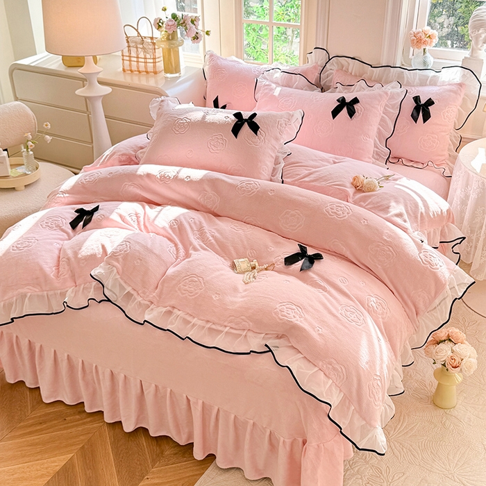 91家纺网 家纺一手货源 找家纺 逸尚阁 2025新款雕花牛奶绒绒梦恋四件套 绒梦恋-樱花粉