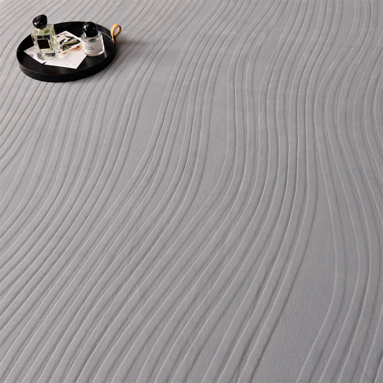 91家纺网 家纺一手货源 找家纺 金鹰 2025新款剪花复合加厚牛奶绒床笠席梦思保护套床垫套 曲线-浅灰