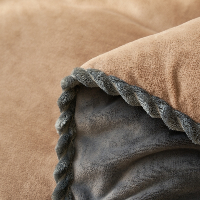 91家纺网 家纺一手货源 找家纺 晨曦家纺 2025新款加厚高克重230克日系简约小包边牛奶绒单被套 简约-深咖灰