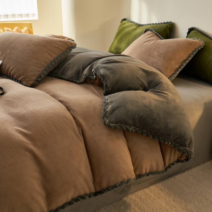 91家纺网 家纺一手货源 找家纺 晨曦家纺 2025新款加厚高克重230克日系简约小包边牛奶绒单被套 简约-深咖灰