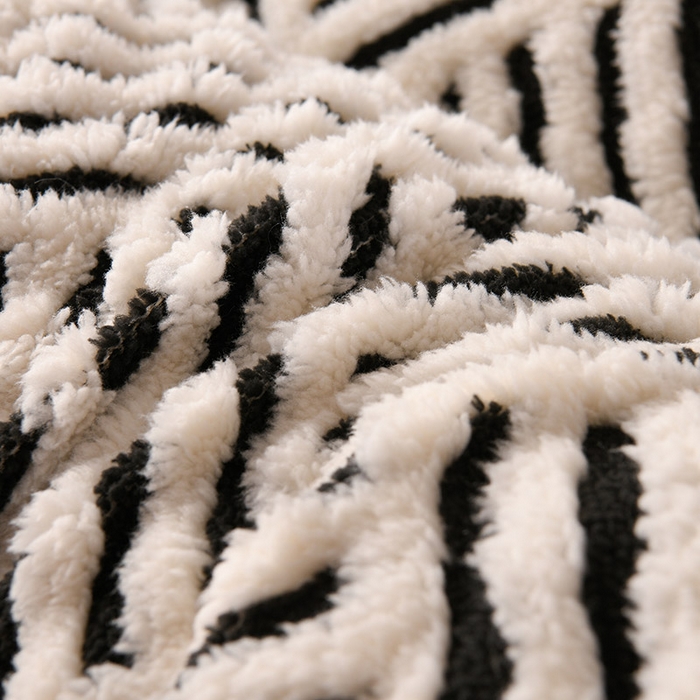 91家纺网 家纺一手货源 找家纺 小叮当家纺仓储工厂店 2025新款亲肤舒适缦沙绒系列床垫垫子-缦沙绒 缦沙绒-蓝边黑白