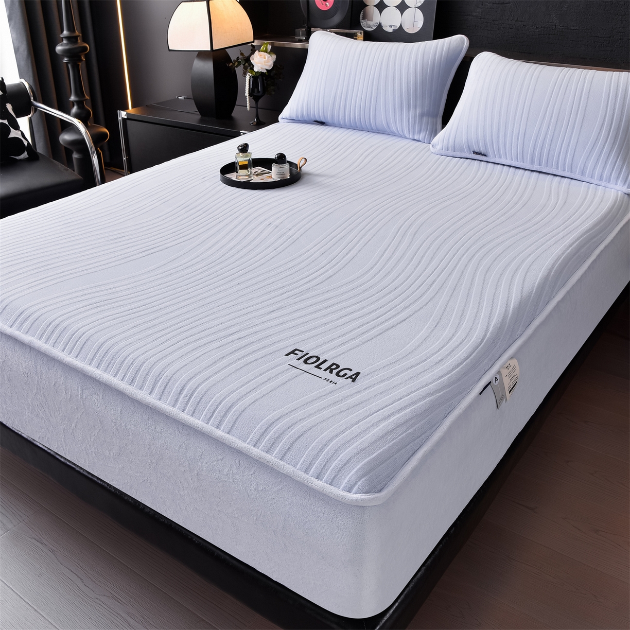 91家纺网 家纺一手货源 找家纺 金鹰 2025新款剪花复合加厚牛奶绒床笠席梦思保护套床垫套 曲线-天蓝