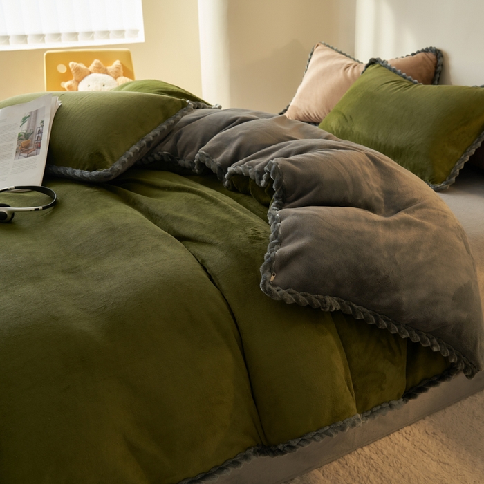 91家纺网 家纺一手货源 找家纺 晨曦家纺 2025新款加厚高克重230克日系简约小包边牛奶绒单被套 简约-深绿灰