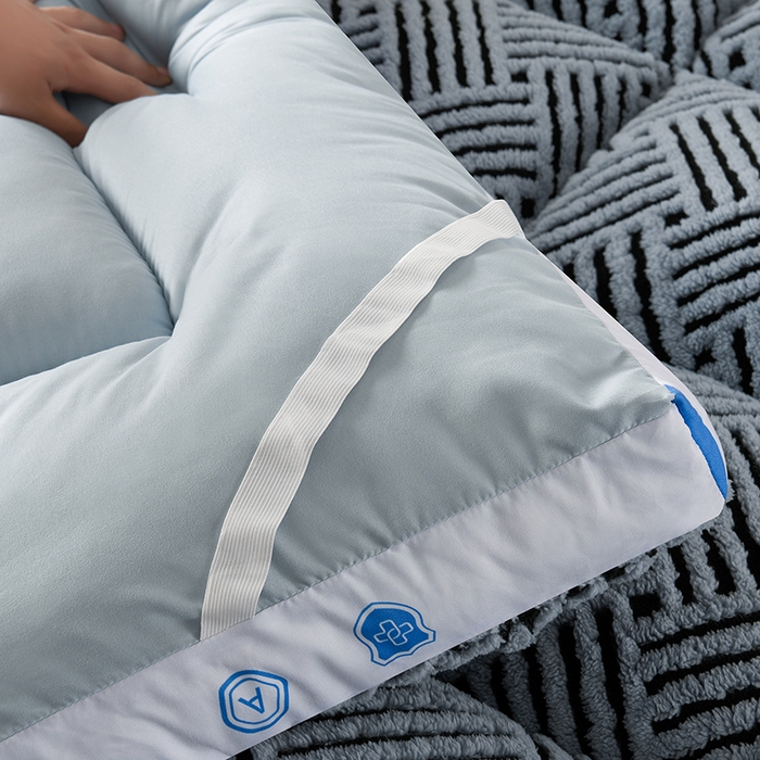 91家纺网 家纺一手货源 找家纺 小叮当家纺仓储工厂店 2025新款亲肤舒适缦沙绒系列床垫垫子-缦沙绒 缦沙绒-蓝边灰