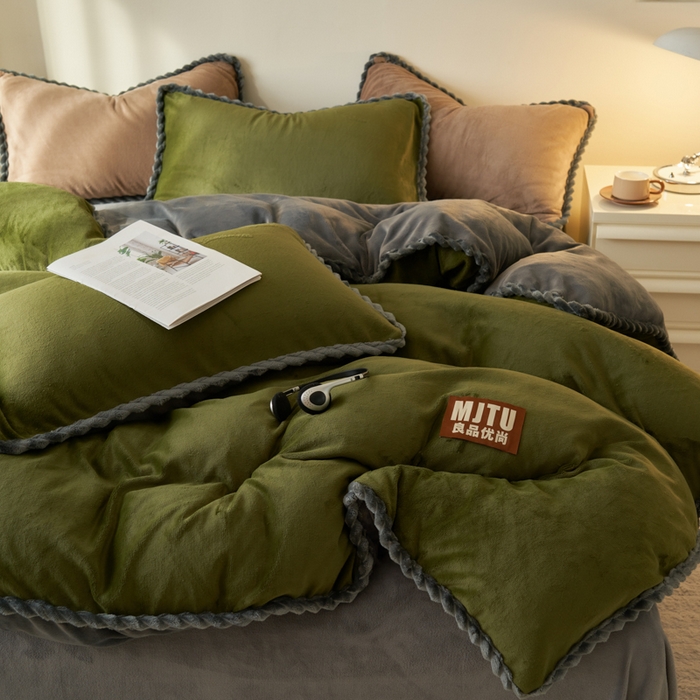 91家纺网 家纺一手货源 找家纺 晨曦家纺 2025新款加厚高克重230克日系简约小包边牛奶绒单被套 简约-深绿灰
