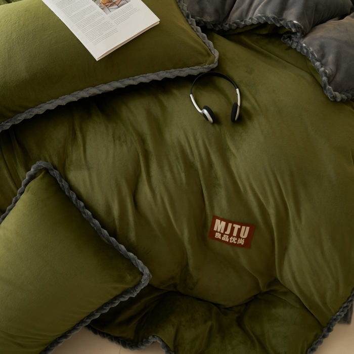 91家纺网 家纺一手货源 找家纺 晨曦家纺 2025新款加厚高克重230克日系简约小包边牛奶绒单被套 简约-深绿灰