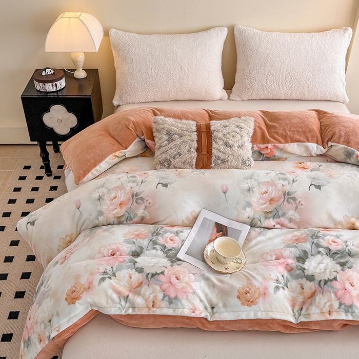 91家纺网 家纺一手货源 找家纺 金盛纺 2025新款高克重牛奶绒印花系列单被套(可定制) 墨染