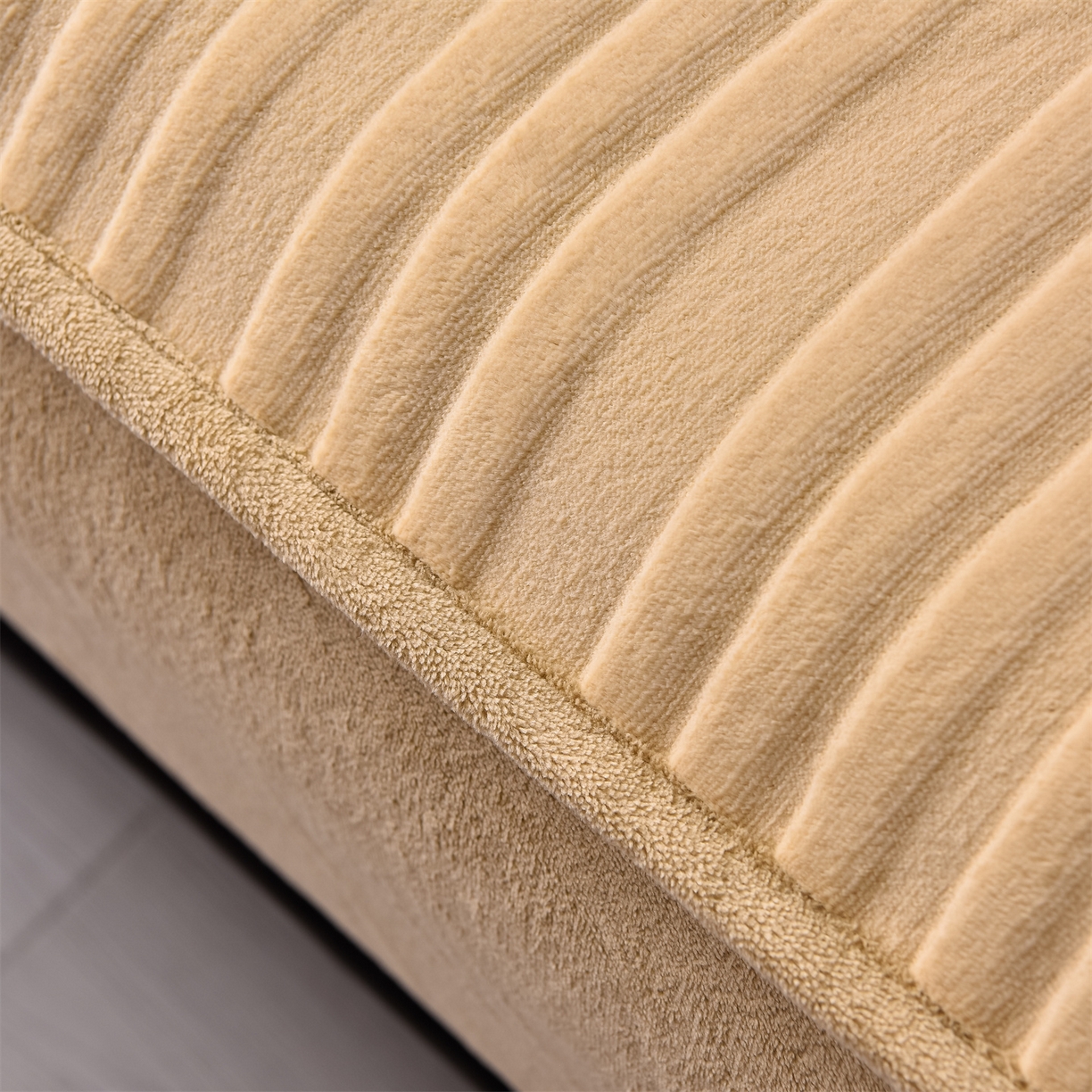 91家纺网 家纺一手货源 找家纺 金鹰 2025新款剪花复合加厚牛奶绒床笠席梦思保护套床垫套 曲线-驼色