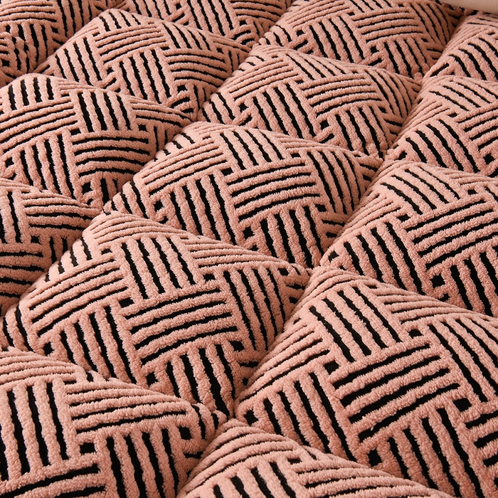 91家纺网 家纺一手货源 找家纺 小叮当家纺仓储工厂店 2025新款亲肤舒适缦沙绒系列床垫垫子-缦沙绒 紫边豆沙