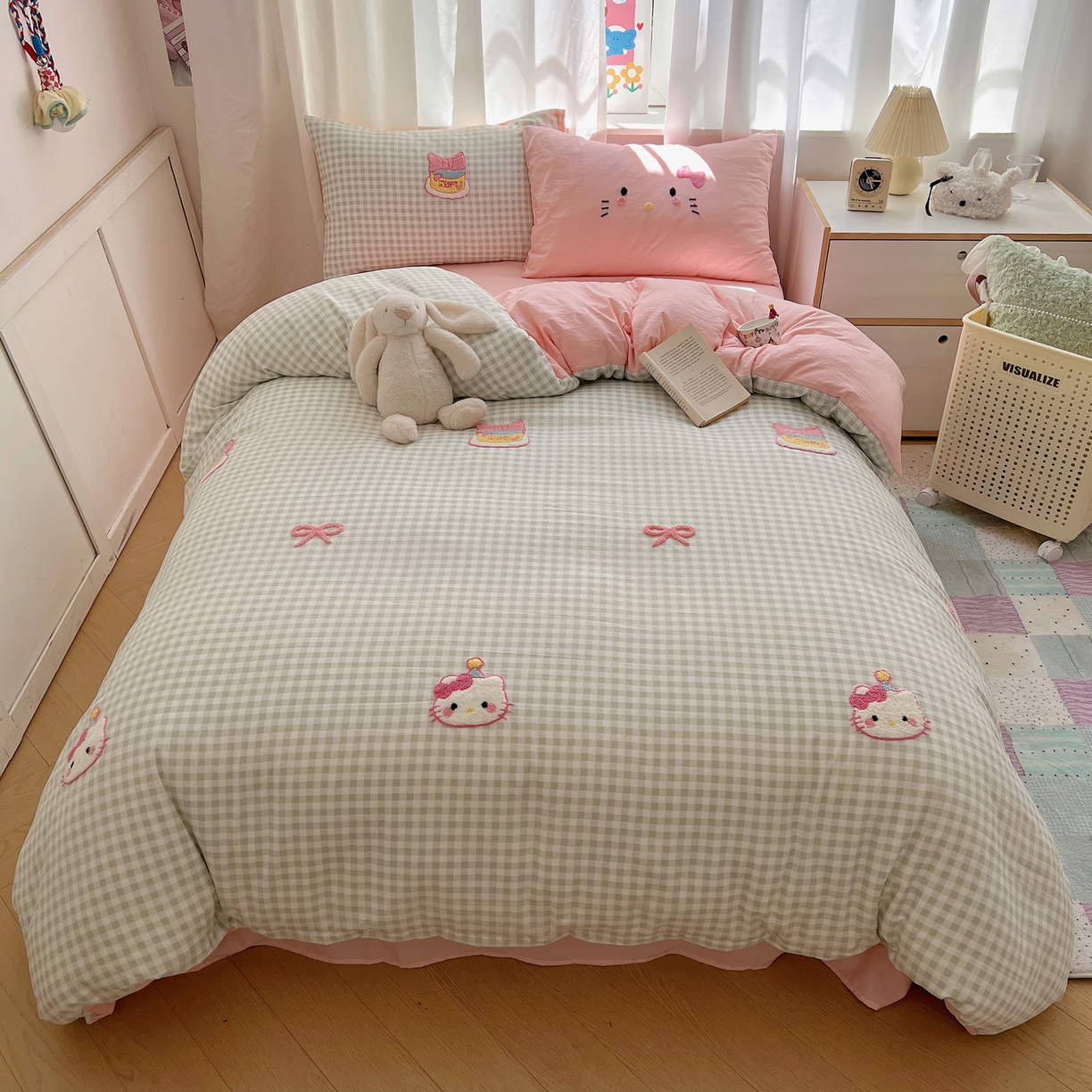 91家纺网 家纺一手货源 找家纺 顾里家纺 2025新款格子奶系蛋糕猫云朵棉毛巾绣套件 绿格蛋糕猫