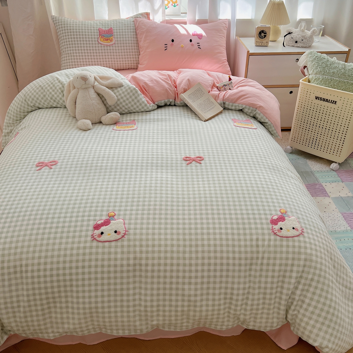 91家纺网 家纺一手货源 找家纺 顾里家纺 2025新款格子奶系蛋糕猫云朵棉毛巾绣套件 绿格蛋糕猫