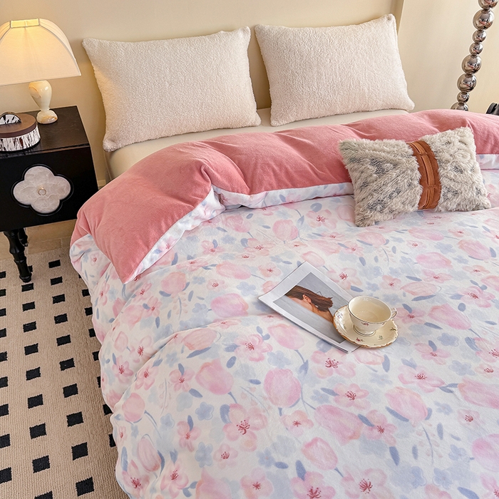 91家纺网 家纺一手货源 找家纺 金盛纺 2025新款高克重牛奶绒印花系列单被套(可定制) 温雅