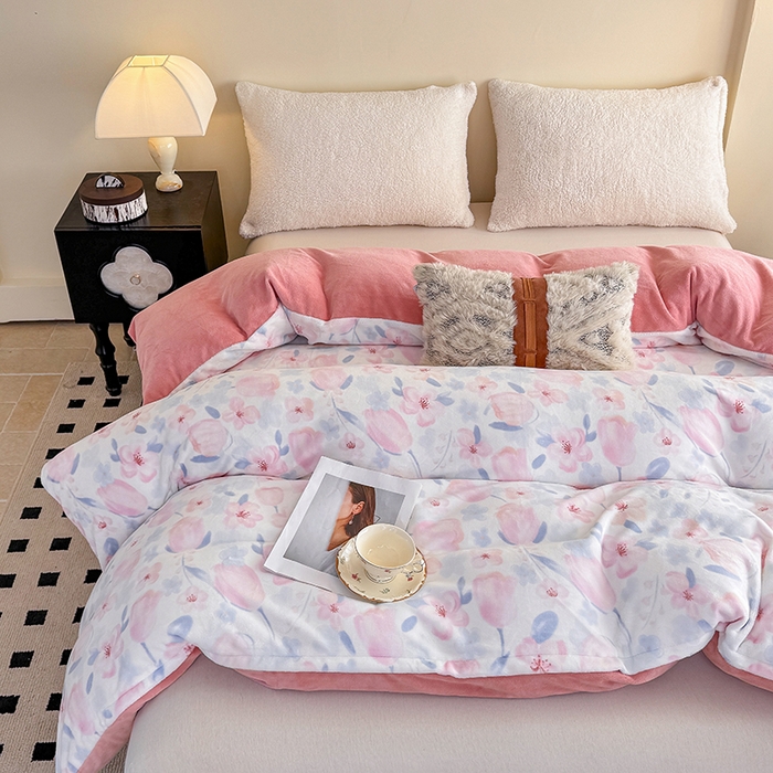 91家纺网 家纺一手货源 找家纺 金盛纺 2025新款高克重牛奶绒印花系列单被套(可定制) 温雅