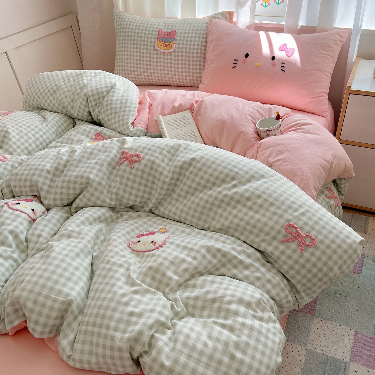 91家纺网 家纺一手货源 找家纺 顾里家纺 2025新款格子奶系蛋糕猫云朵棉毛巾绣套件 绿格蛋糕猫